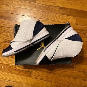 Jordan Retro 16 midnight blue (yankee blue) size 8.5 fits true to